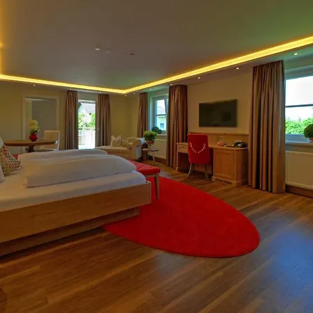 Boutique Post 3*